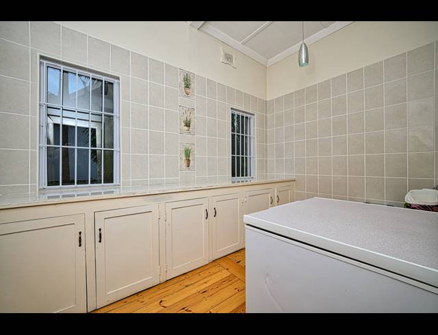 5 BEDROOM HOUSE FOR SALE IN GLENWOOD